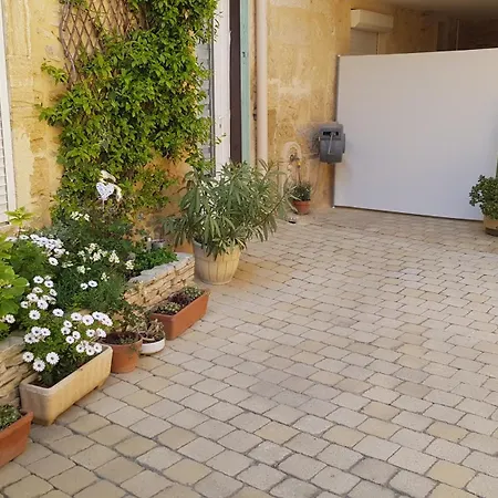De Charme Avec Terrasse, Extérieur Et Petit Piscine Affittacamere *